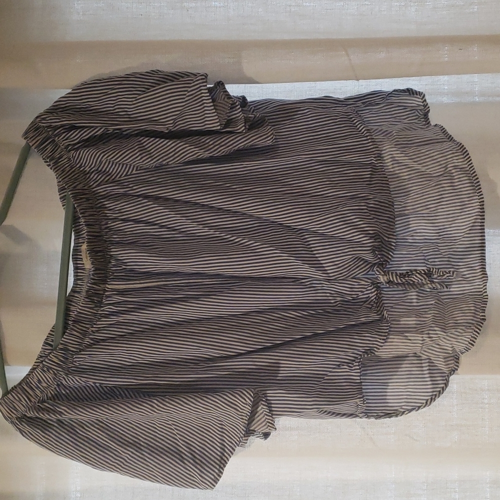 Soprano Ladies blouse size large